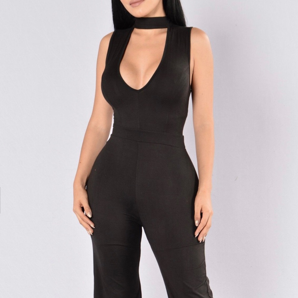 Black V Neck Jumpsuit *NW*